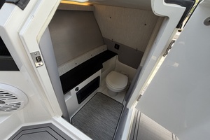 28ft Cobalt Yacht For Sale