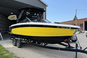 28ft Cobalt Yacht For Sale