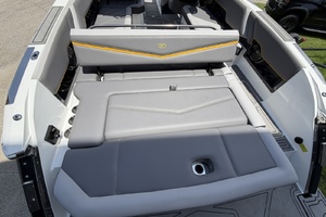 28ft Cobalt Yacht For Sale