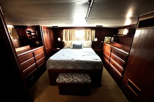 CURRENSEA 53ft Hatteras Yacht For Sale