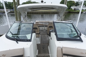 Photo 6669627 for 2018 Sea Ray SLX 350  