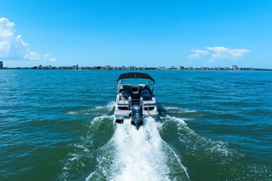 25ft Bennington Yacht For Sale