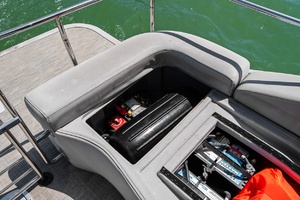 25ft Bennington Yacht For Sale