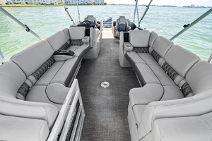25ft Bennington Yacht For Sale