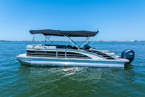 25ft Bennington Yacht For Sale