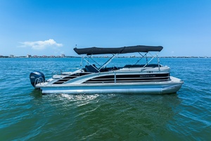 25ft Bennington Yacht For Sale