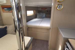 SUMMERPLACE 38ft Beneteau Yacht For Sale