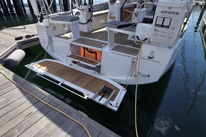 SUMMERPLACE 38ft Beneteau Yacht For Sale