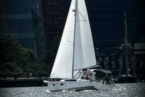 SUMMERPLACE 38ft Beneteau Yacht For Sale