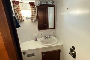 KNOCK ON WOOD 53ft Hatteras Yacht For Sale
