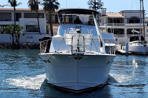KNOCK ON WOOD 53ft Hatteras Yacht For Sale