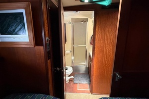 KNOCK ON WOOD 53ft Hatteras Yacht For Sale