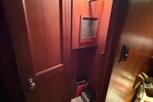 KNOCK ON WOOD 53ft Hatteras Yacht For Sale