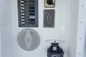KNOCK ON WOOD 53ft Hatteras Yacht For Sale