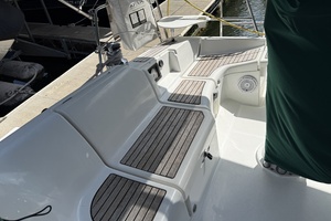 Lone Spar 36ft Beneteau Yacht For Sale