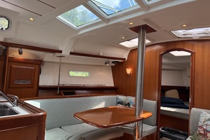 Lone Spar 36ft Beneteau Yacht For Sale