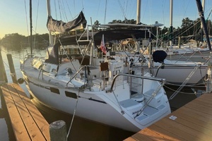 37' Hunter 1990