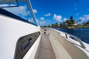 42FT (12.8M) BOSTON WHALER