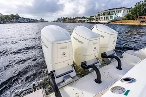 42FT (12.8M) BOSTON WHALER