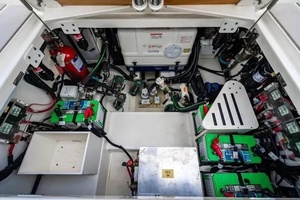 42FT (12.8M) BOSTON WHALER