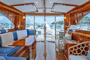 Pilothouse Salon Aft