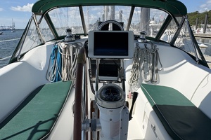 Day Of Air 37ft Beneteau Yacht For Sale