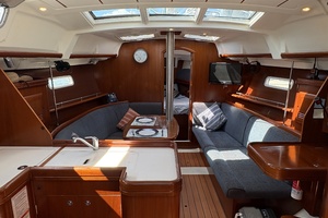 Day Of Air 37ft Beneteau Yacht For Sale