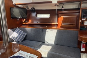 Day Of Air 37ft Beneteau Yacht For Sale
