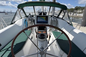 Day Of Air 37ft Beneteau Yacht For Sale