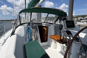 Day Of Air 37ft Beneteau Yacht For Sale