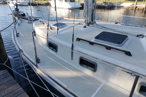 Mystic 31ft Cape Dory Yacht For Sale