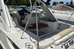 Just Right 31ft Sea Ray Yacht For Sale