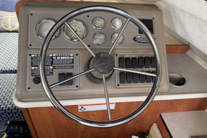 28ft Bayliner Yacht For Sale