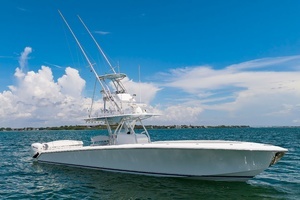 Dragonfly 2014 Bahama 41 Yacht For Sale in Stuart FL