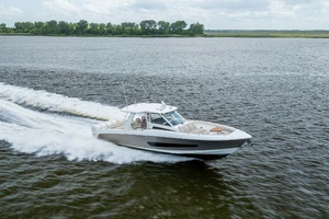 Leslie Ann 2017 Boston Whaler 420 Outrage Yacht For Sale in Wilmington NC