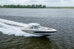 Leslie Ann 42ft Boston Whaler Yacht For Sale