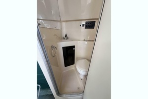 27ft Wellcraft Yacht For Sale