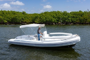 25ft Novurania Yacht For Sale