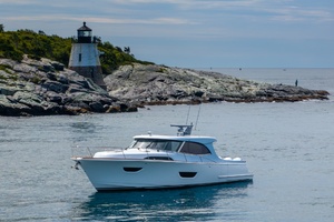 Matterhorn White 50ft ECLIPSE Yacht For Sale