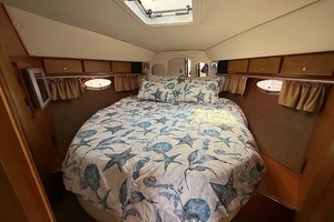 West Wing 42ft Rinker Yacht For Sale
