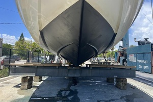 62FT (18.9M) AZIMUT