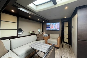 62FT (18.9M) AZIMUT