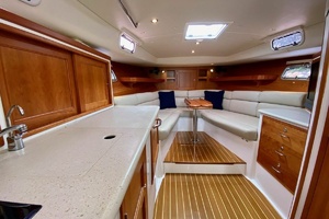 36ft MJM Yacht For Sale