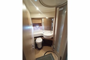 56FT (17.07M) FERRETTI YACHTS
