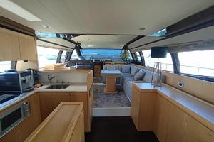 56FT (17.07M) FERRETTI YACHTS