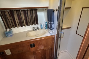 Lock s Nest 42ft Ocean Alexander Yacht For Sale