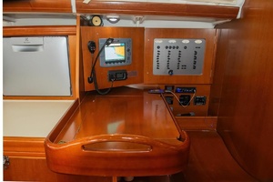 52ft Beneteau Yacht For Sale