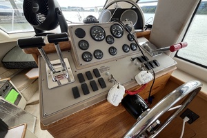 32ft Carver Yacht For Sale