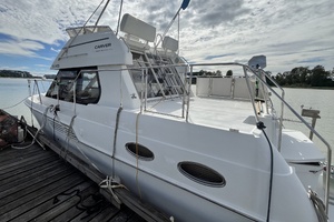 32ft Carver Yacht For Sale