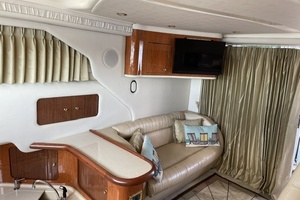Four Seas 40ft Sea Ray Yacht For Sale